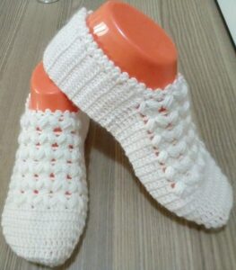 Lee más sobre el artículo Como tejer hermosas pantuflas a crochet