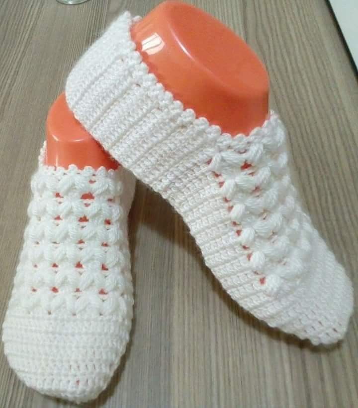 Lee más sobre el artículo Como tejer hermosas pantuflas a crochet