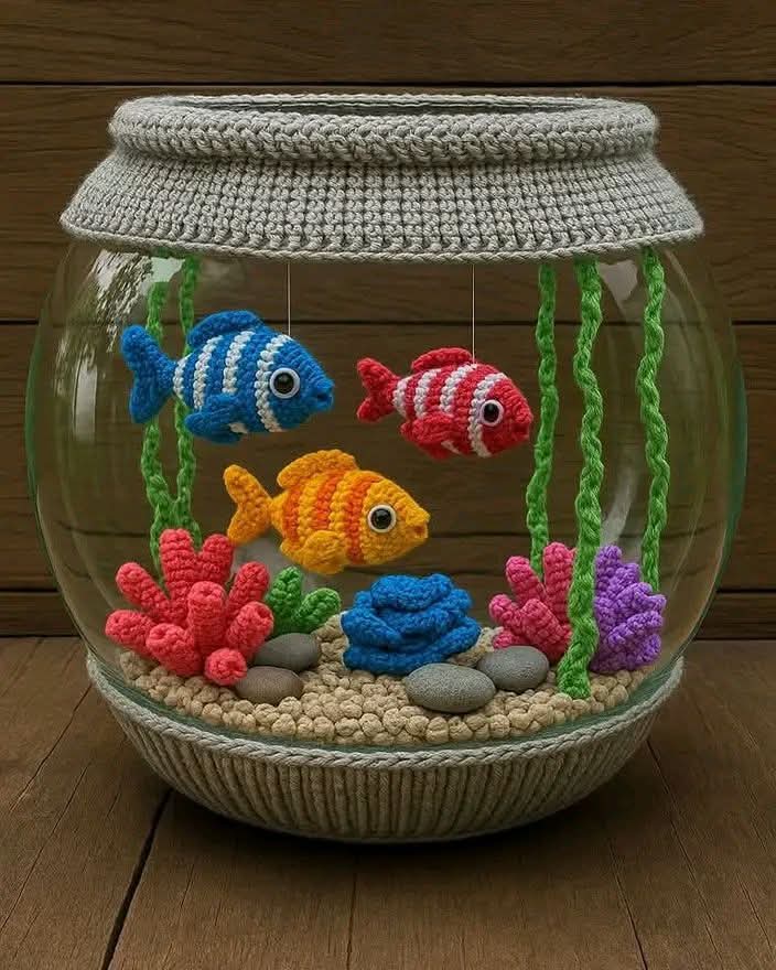 Lee más sobre el artículo Acuario decorado a crochet