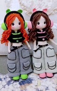 Lee más sobre el artículo muñeca amigurumis con vaqueros